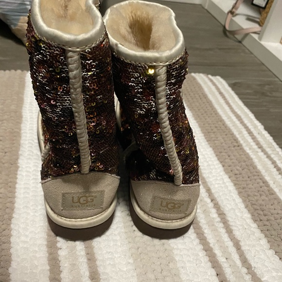 Uggs boots - Picture 2 of 3